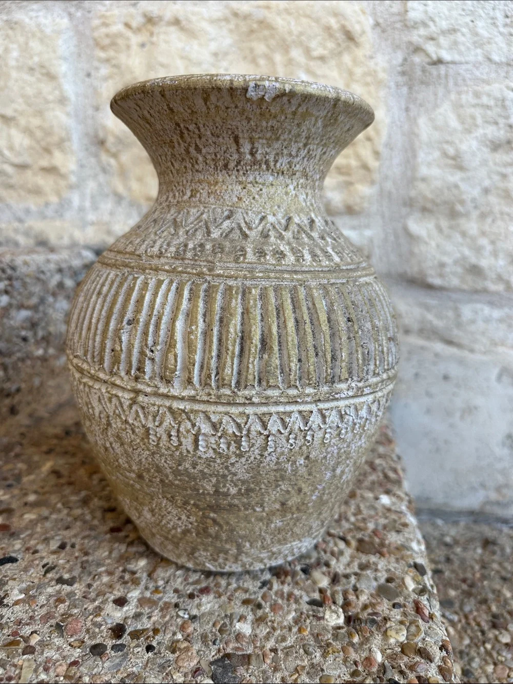 Decorative Textured Ceramic Vase in Beige/gold